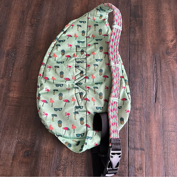 Kavu True Outdoor Wear Crossbody Sling Shoulder Messenger Bag - Picture 4 of 4